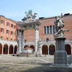 Chiostro della Trinità